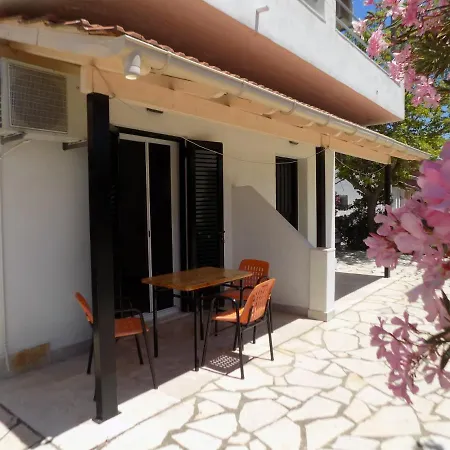 Apartment Elli - Nikos *